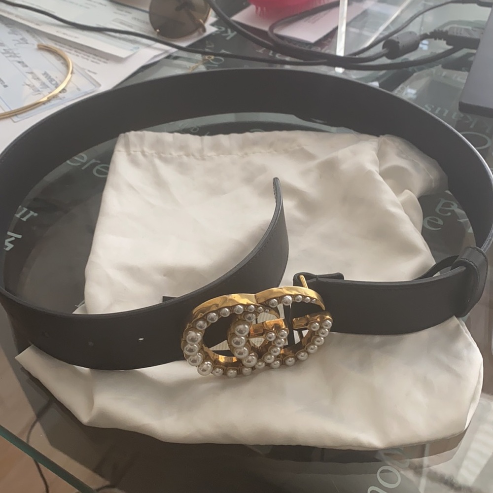 Pearl Gucci buckle belt size 80/32. PRICE IS FIRM - Picture 3 of 7
